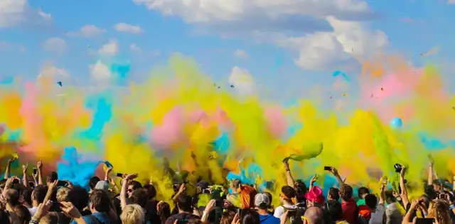 Posłuchaj dobrej muzyki i poznaj nowych ludzi.