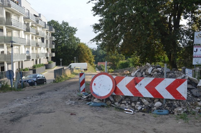 Ul. Ludowa w Zielonej Górze, właśnie trwa remont