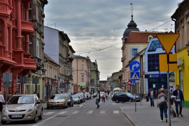 Przygotowaliśmy dla Was listę 30. najpopularniejszych nazwisk w powiecie inowrocławskim wraz z informacją o tym, ile osób na świecie ma takie same nazwisko i w jakich krajach żyją. Zobaczcie >>>>