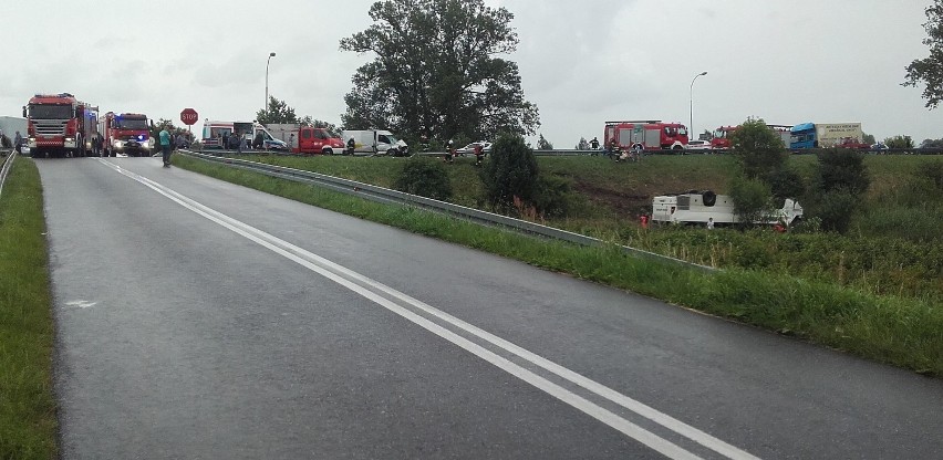 Do wypadku doszło przed godziną 11. Autobus PKS spadł ze...