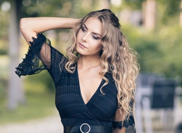 Piękne dziewczyny z żużlowej PGE Ekstraligi stanęły do wyścigu o koronę i tytuł Miss Startu 2020. Ruszyła właśnie szósta edycja konkursu dla podprowadzających. Bierze w niej udział 36 dziewczyn zgłoszonych przez wszystkie ekstraligowe kluby. Głosowanie odbywa się w serwisie speedwayekstraliga.pl oraz w aplikacji mobilnej PGE Ekstraligi (PGE Ekstraliga App). 
Obejrzyjcie piękne kandydatki w naszej GALERII zdjęć >>>>