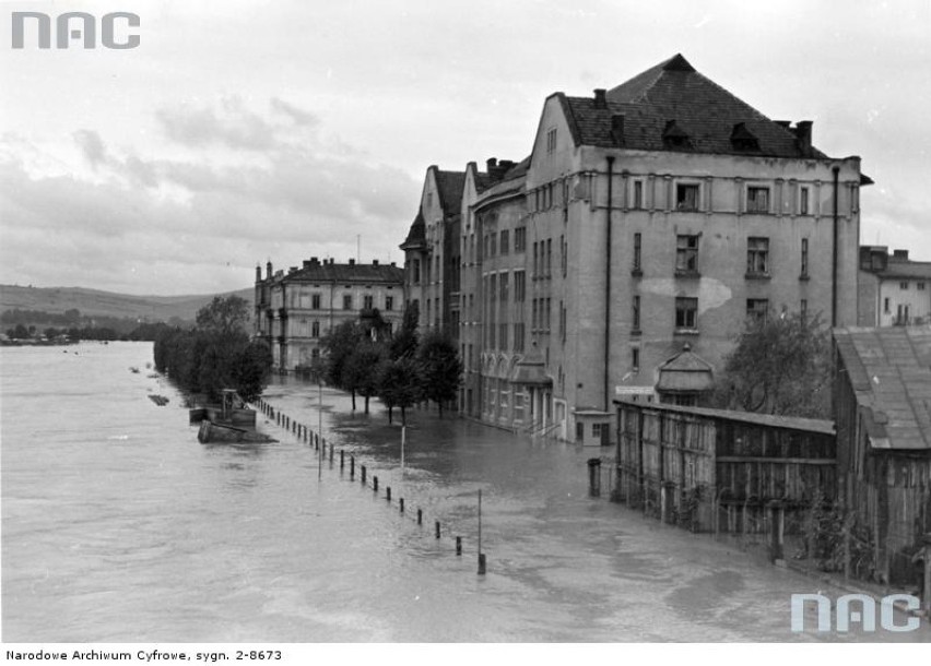 Zalana przez San dzielnica Zasanie w Przemyślu w 1941...