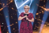 "The Voice Senior". Przed laty śpiewała chórki Maryli Rodowicz. Teraz wystąpi przed nią na scenie! Kim jest Ewa Śniady?