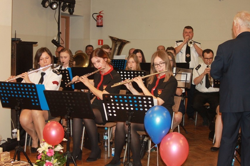WSPOMNIENIA: Rok temu świętowaliśmy 40-lecie Orkiestry Dętej przy Ochotniczej Straży Pożarnej w Kobylinie [ZDJĘCIA + FILM]