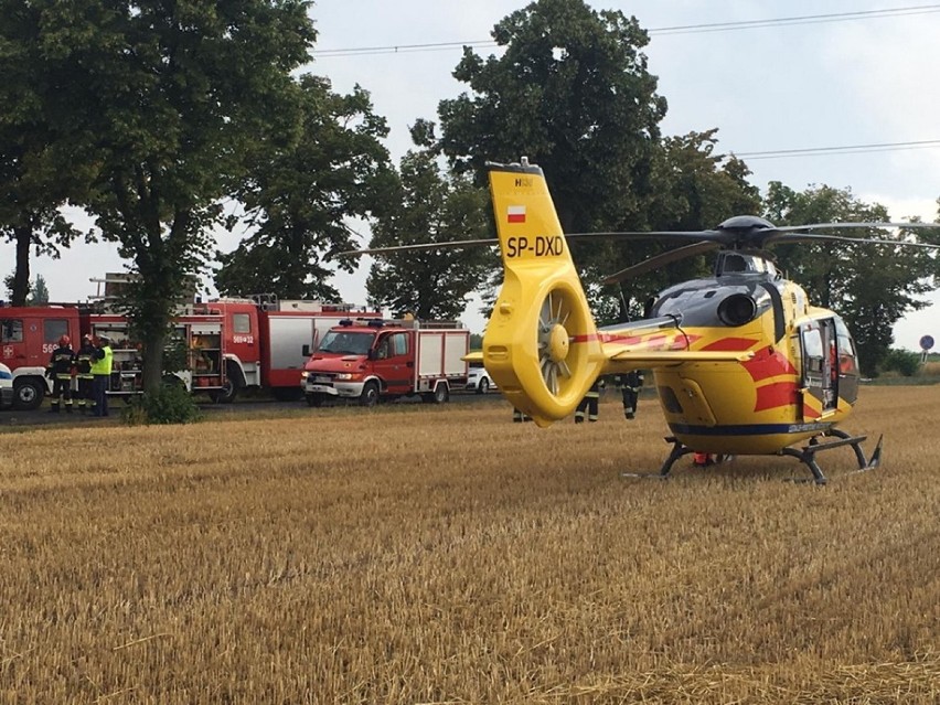 Kolejny groźny wypadek w gminie Dobrzyca. Do poszkodowanego przyleciał helikopter Lotniczego Pogotowia Ratunkowego