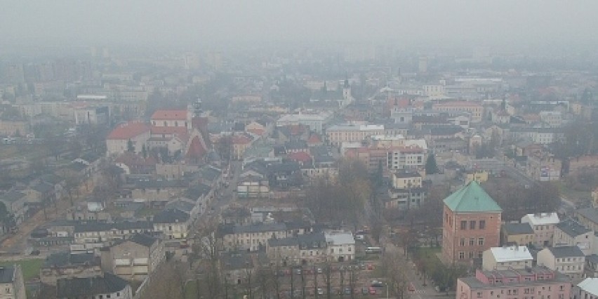 Piotrków Trybunalski. 86 dni ze smogiem [st. > 50 µg/m3,...