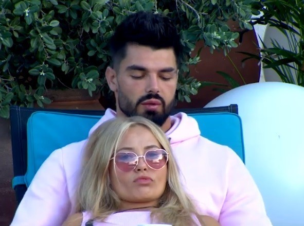 "Love Island. Wyspa miłości". Monika Kozakiewicz i Paweł Tyburski są razem! "To przejdzie do historii"