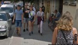 Moda na ulicach Inowrocławia - oto stylizacje mieszkańców na Google Street View 