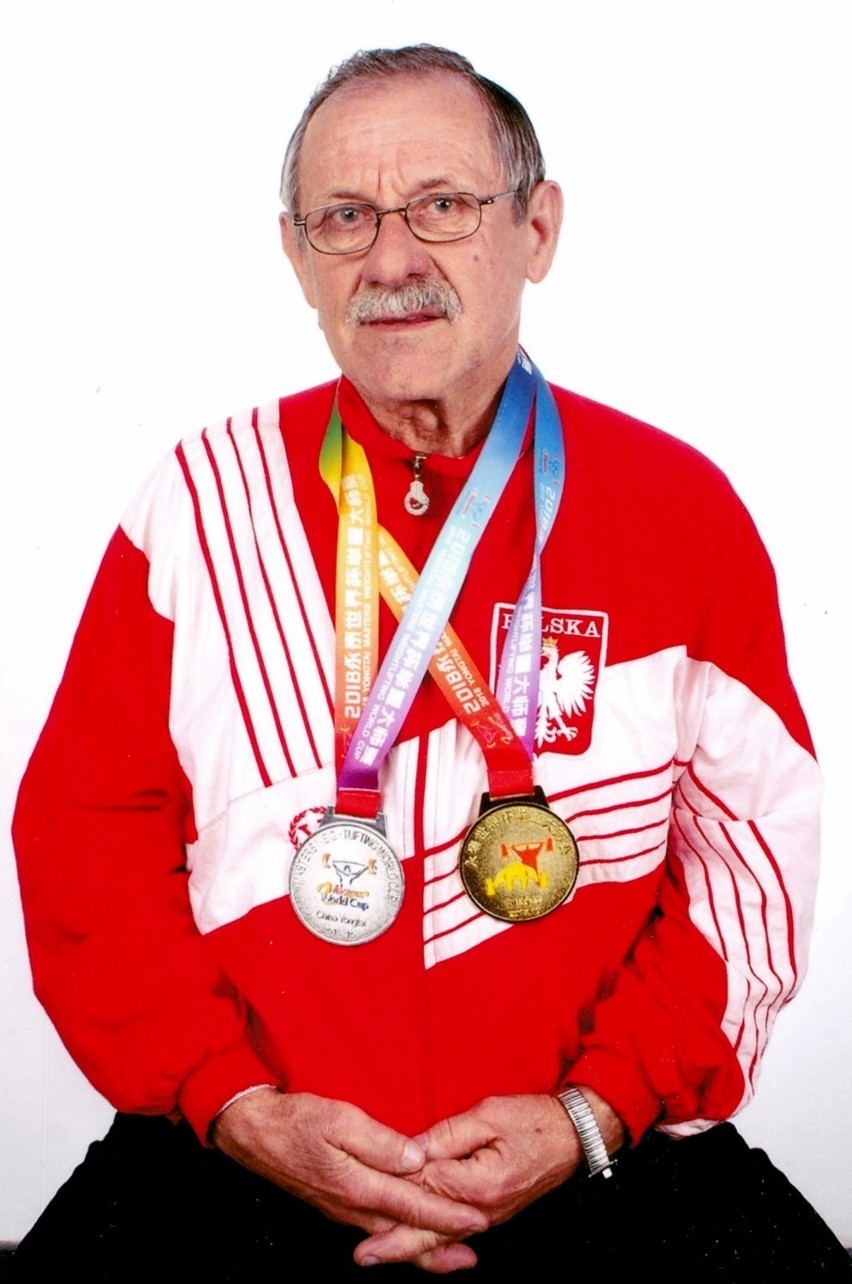 Kolekcja medali zdobytych przez Zbigniewa Makowskiego jest...