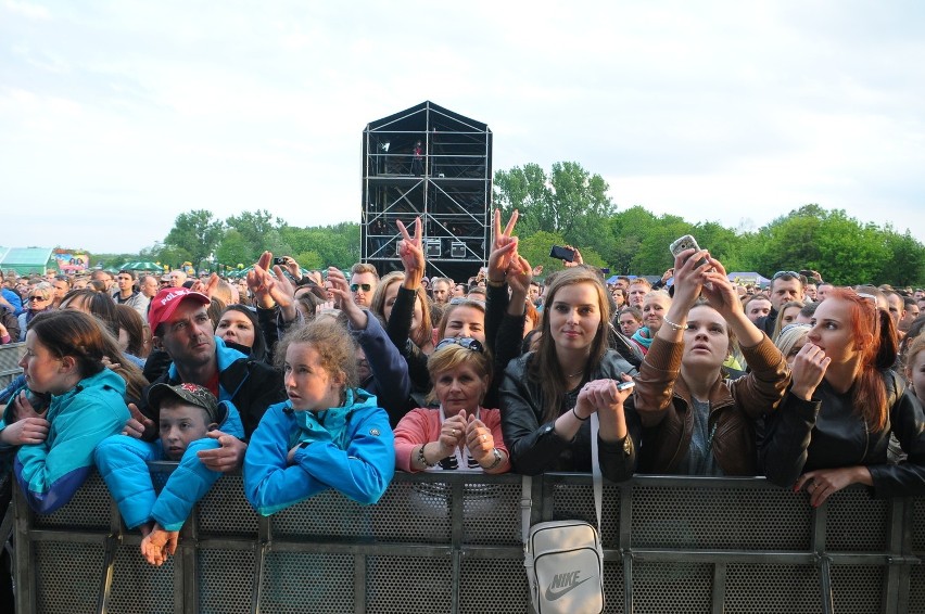 Pierwszy w Krakowie festiwal disco polo. Hushnalia ściągnęły tysiące ludzi [ZDJĘCIA]