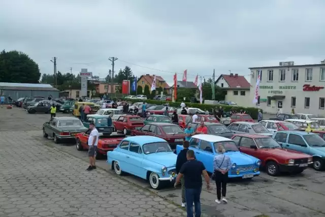 Oto zabytkowe auta z PRL-u. Rozpoznajesz je? Poszukują je kolekcjonerzy motoryzacji. Zobacz więcej na kolejnych slajdach >>>>>