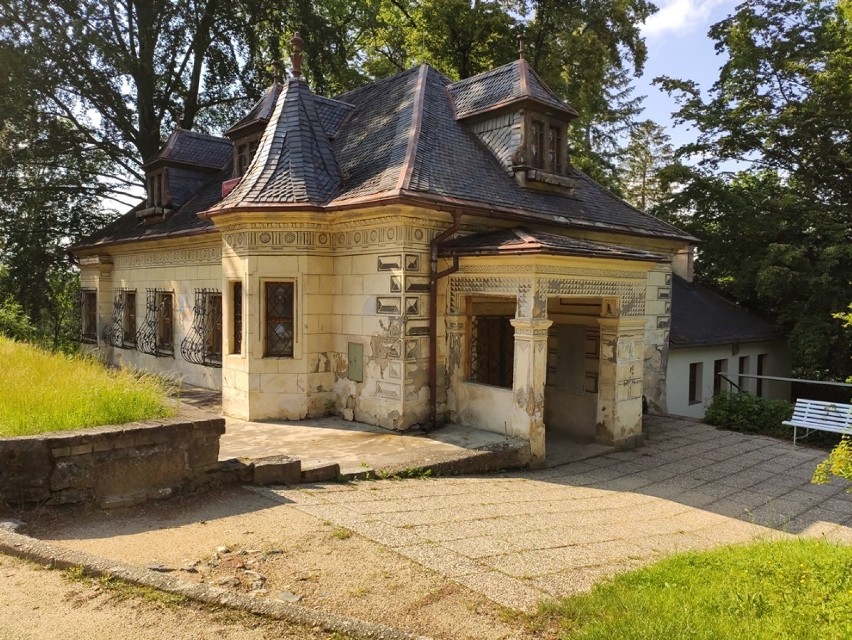 Najstarsze muzeum zamkowe w Europie jest tuż przy granicy z Zawidowem! Zobacz zachwycający zamek Frydlant                                 