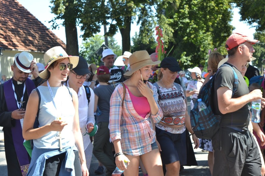 Pielgrzymka grupa Biało - Zielona