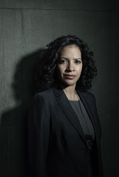 Sarah Essen (Zabryna Guevara) - szefowa policji w Gotham....