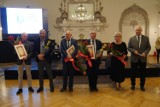 Finał Legnickiej Książki Roku 2020. Poznaliśmy laureatów prestiżowego konkursu literackiego [ZDJĘCIA]