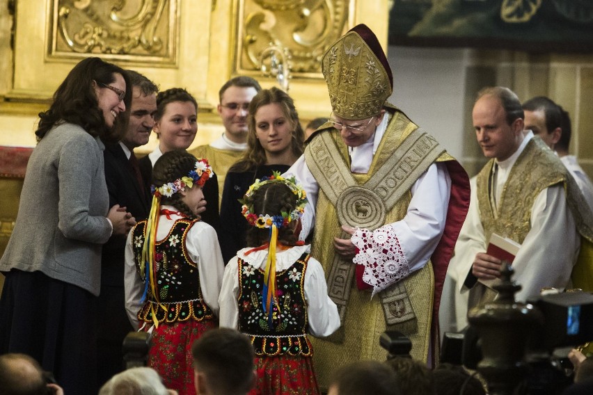Arcybiskup Jędraszewski zasiadł na katedrze! [ZDJĘCIA]