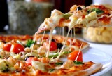 Dziś Dzień Pizzy, 17.01.2023. Gdzie można zamówić najlepszą pizzę w Bełchatowie?