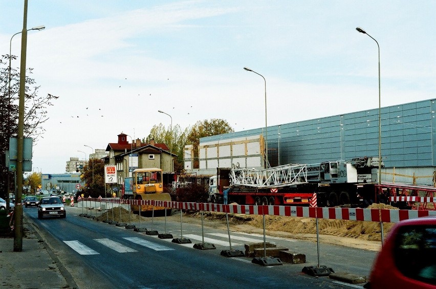 Ulica Dąbrówki, budowa marketu