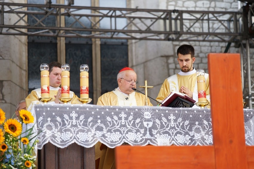 Kraków. Wyruszyła XXXV piesza pielgrzymka na Jasną Górę [ZDJĘCIA, WIDEO]