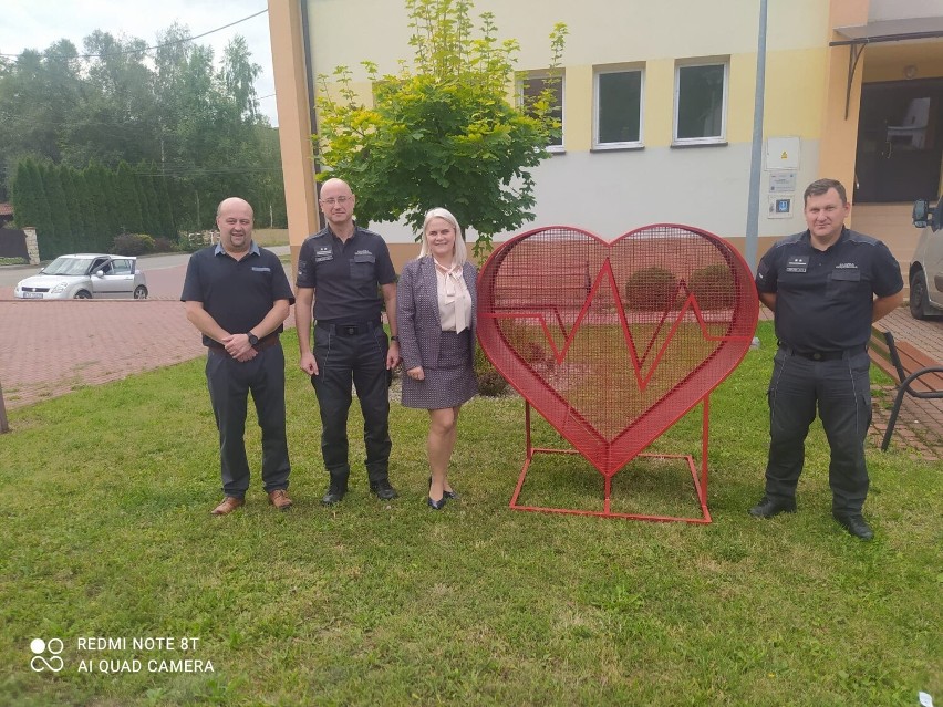 Metalowe serce wykonane przez więźniów z Zakładu Karnego...