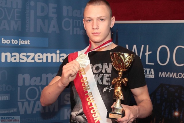 Finałowy turniej Ogólnopolskiej Olimpiady Młodzieży był dla reprezentantów Klubu Bokserskiego Champion Włocławek bardzo udany.