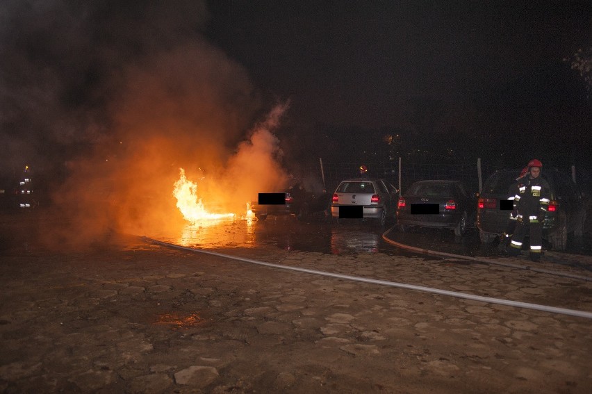 Pożar samochodów przy ul. Widok