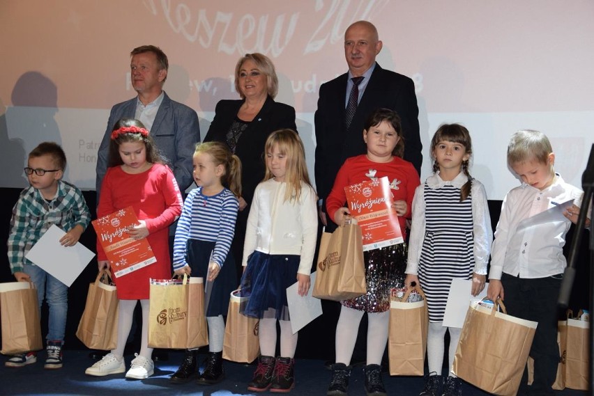 Szkoła z Rychnowa z nagrodą specjalną ogólnopolskiego konkursu plastycznego na najpiękniejszą kartkę bożonarodzeniową ZDJĘCIA