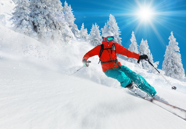 Sprawdź, jakie panują warunki pogodowe na stoku narciarskim, na który się wybierasz.