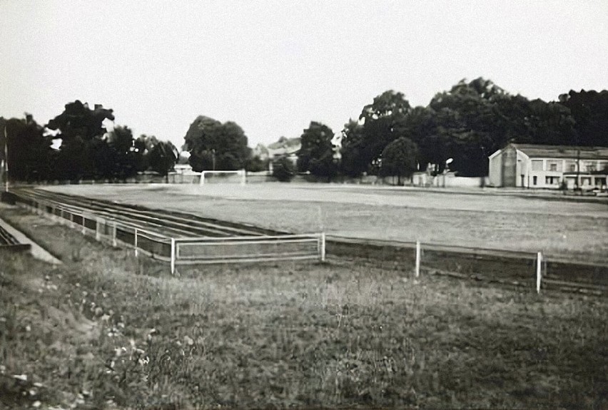 Krośnieński stadion w 1975 roku.