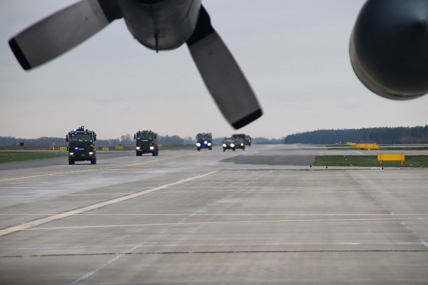 Na ratunek pasażerom awaryjnie lądującego samolotu  na terenie powidzkiego lotniska