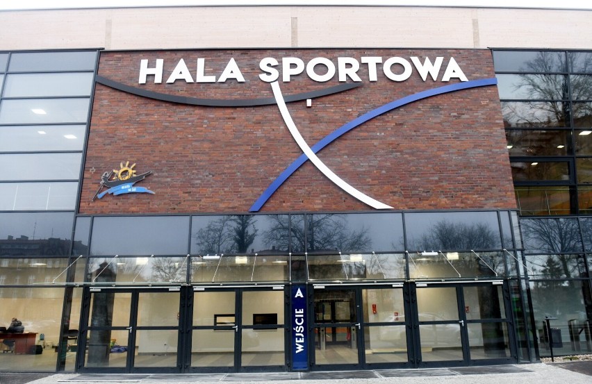 Oto hala sportowo-widowiskowa w Nowej Soli. Mieszkańcy wejdą...