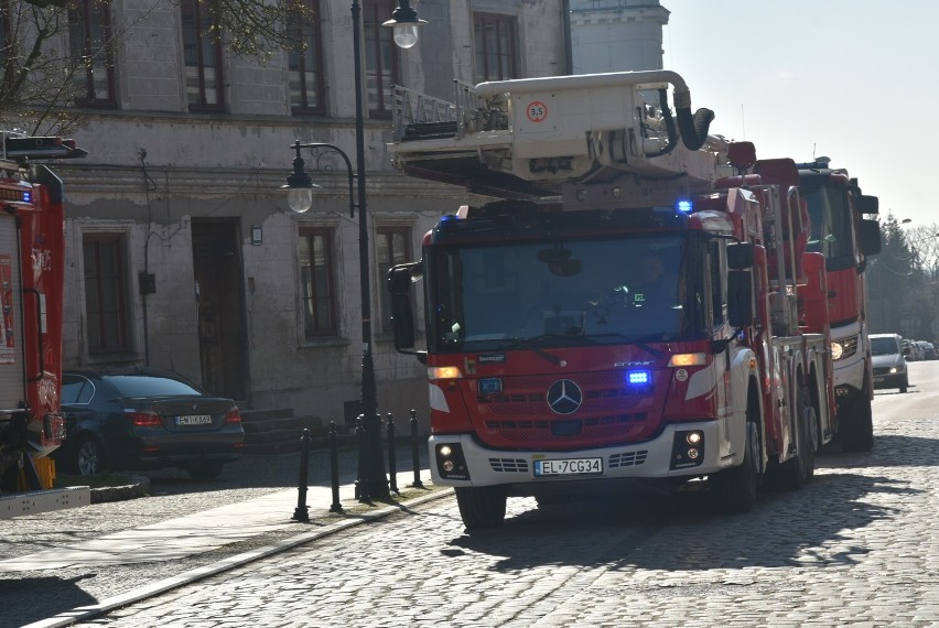 Wielka akcja strażaków w Bazylice Mniejszej i Sanktuarium św. Józefa w Sieradzu ZDJĘCIA