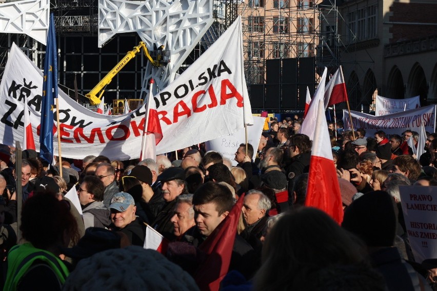 Kraków. Obrońcy demokracji wyszli na Rynek