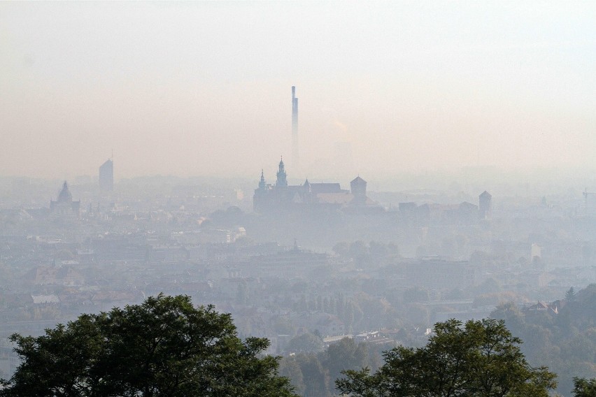 Smog w Krakowie. Będzie ograniczenie ruchu samochodów