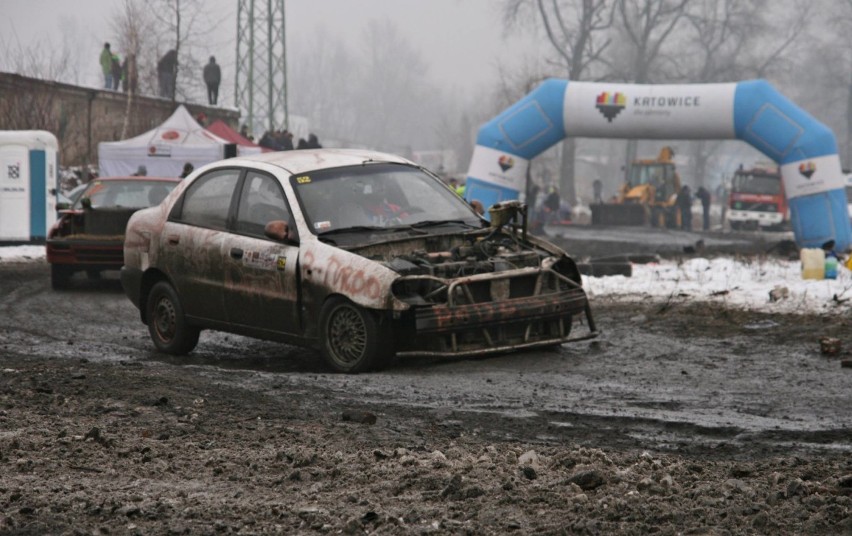 Wrak Race 2016. Wyścig wraków w Katowicach [ZDJĘCIA, WIDEO]