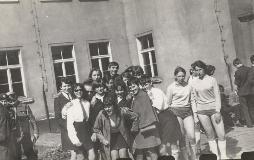 Historia szkoły na zdjęciach ze starych kronik