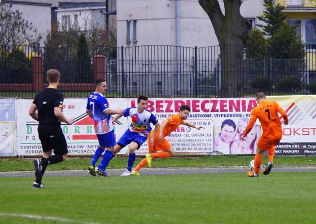 W sobotnim meczu 20. kolejki IV ligi Orlęta Aleksandrów Kujawski przegrały na własnym boisku z ROL.KO Konojady 2:3 (0:1).