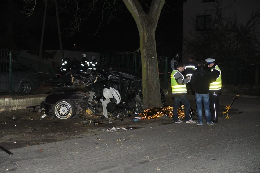 Wypadek w Janiszewie. Dwie ofiary śmiertelne [zdjęcia]