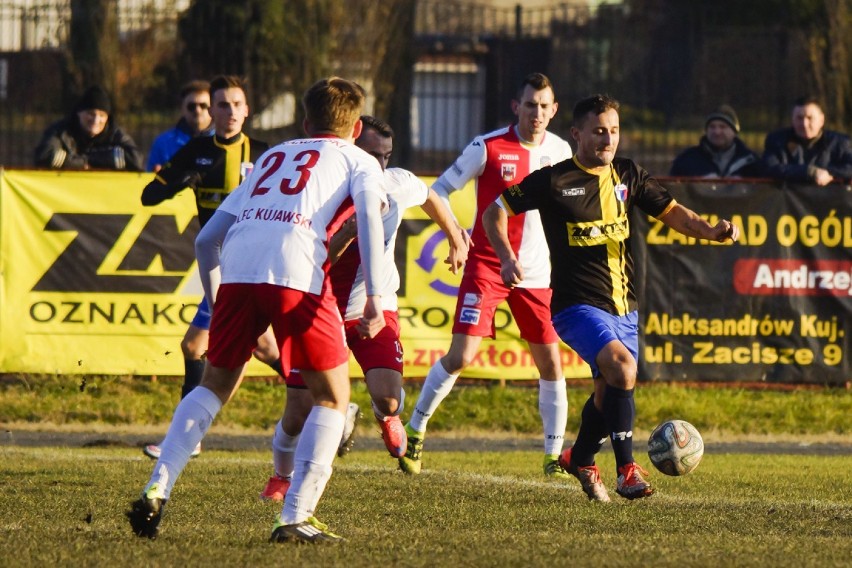 Orlęta Aleksandrów Kujawski - Unia/Drobex Solec Kujawski 0:2 w 6. kolejce 4 ligi [zdjęcia]