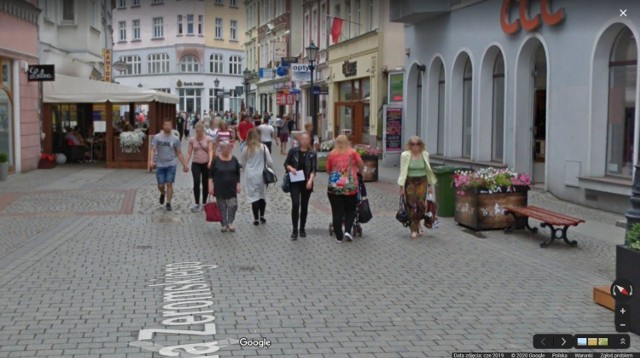 Jak ubierają się zielonogórzanie? Można to zaobserwować na zdjęciach Google Street View, zrobionych w Zielonej Górze