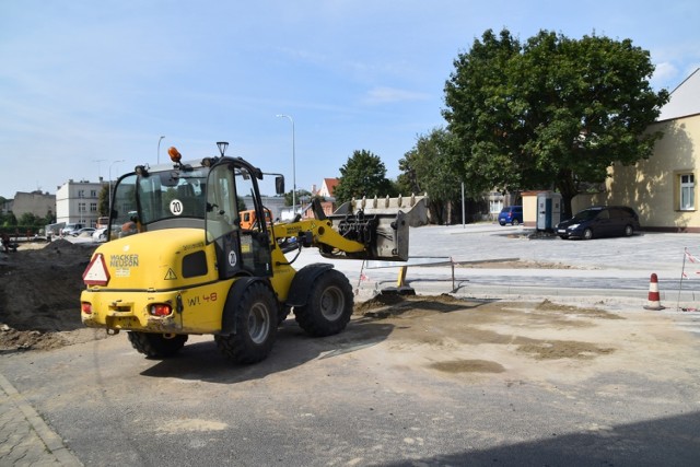 Prace budowlane przy ul. Stary Rynek - węzeł przesiadkowy nabiera kształtów