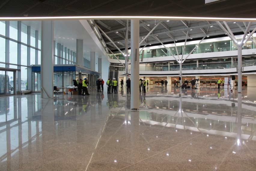Lotnisko Chopina: tak wygląda nowy terminal A. Otwarcie w...