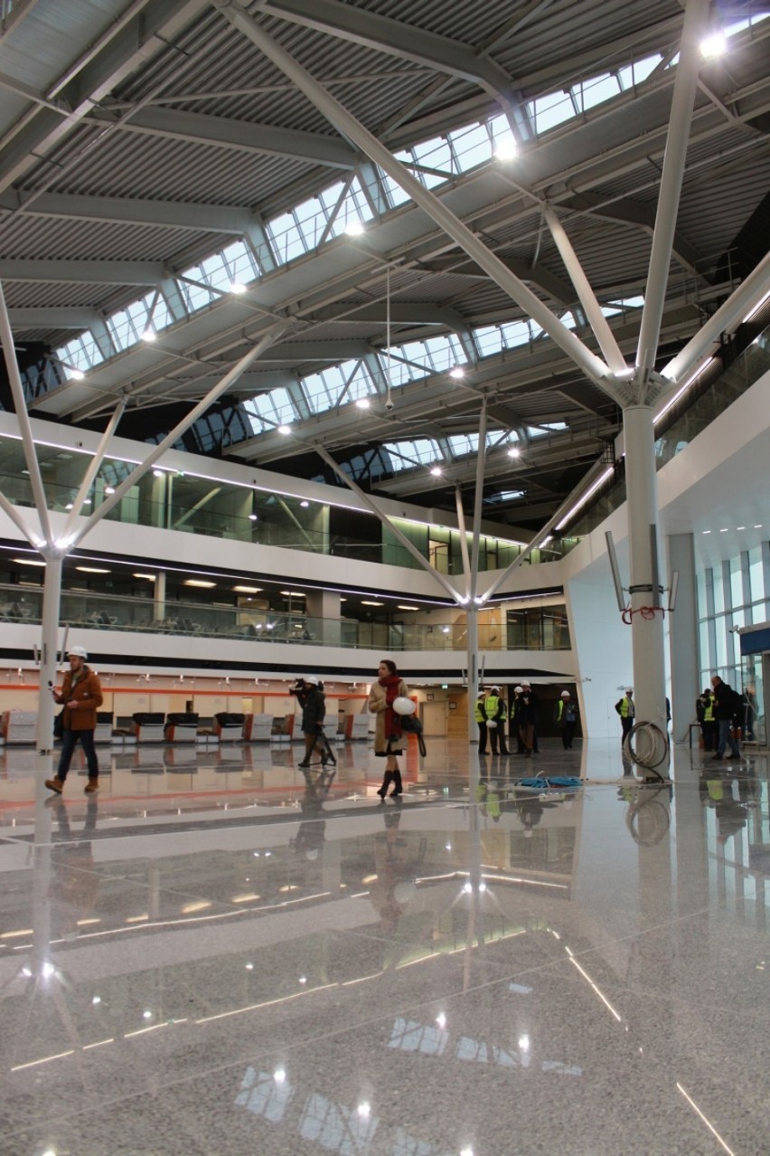 Lotnisko Chopina: tak wygląda nowy terminal A. Otwarcie w...