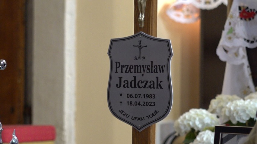 Strażacy z Wałbrzycha w żałobie, 22 kwietnia 2023 pożegnali tragicznie zmarłych kolegów (WIDEO)