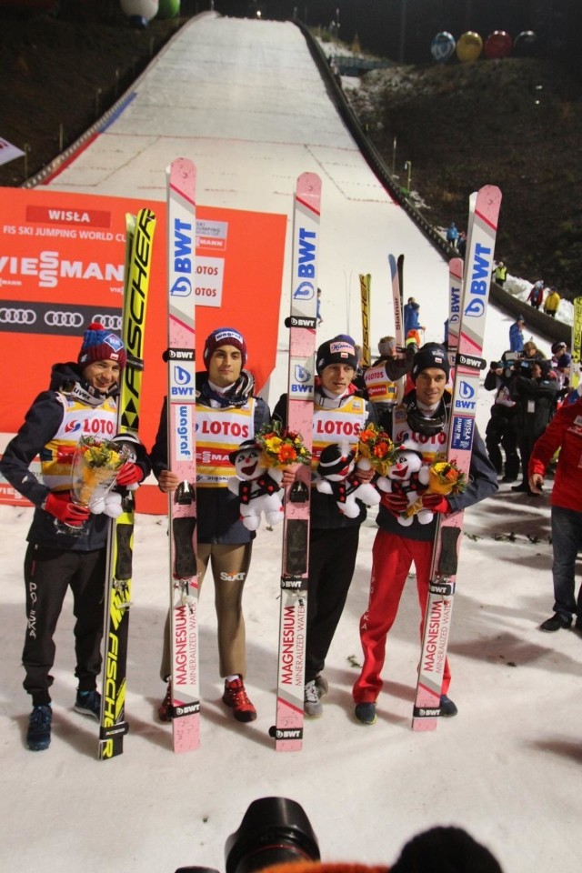 To, że Kamil Stoch urodził się w 1987 roku w Zakopanem wie każdy jego fan. Mało kto wie jednak, że w Zakopanem zamieszkał jeszcze jego dziadek. Po tym, jak przodek Kamila osiedlił się w stolicy polskich Tatr, trudnił się głównie... przemytem.