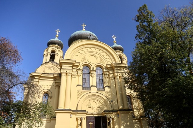 Cerkiew pw. Świętej Równej Apostołom Marii Magdaleny mieści się przy al. Solidarności 52 w Warszawie.