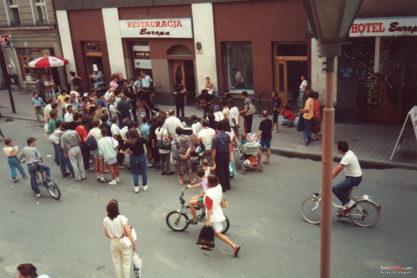 Mieszkańcy Jeleniej Góry na zdjęciach z lat 70-tych i 80-tych. Musisz to zobaczyć!