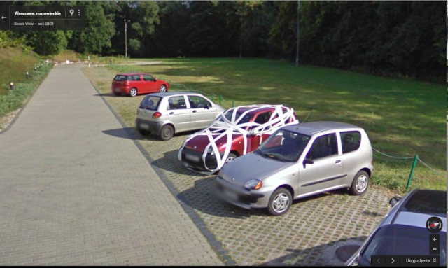 Najlepsze zdjęcia z Google Street View. Kamera widziała ciut za dużo [ZDJĘCIA]