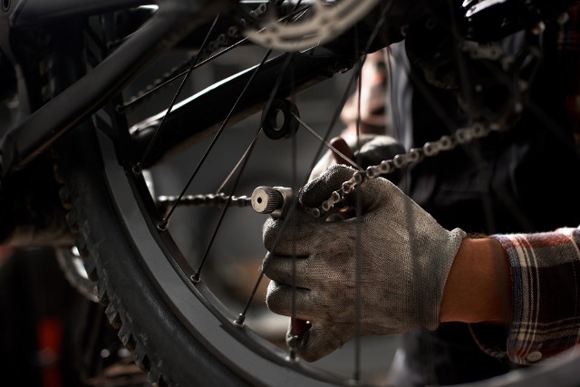 Sprawdź, który serwis rowerowy w Moryniu wybrać do naprawy swojego roweru