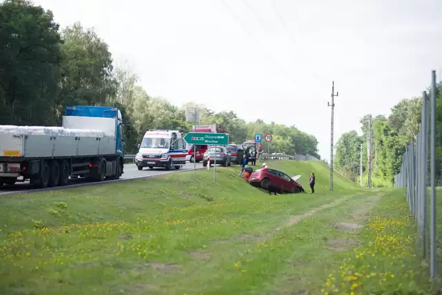 Wypadek przy zjeździe na DK 18 przed Królowem na trasie Żary - Łęknica.